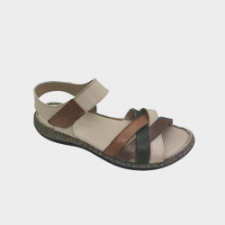 Sandalias de piel marca Vicmart.