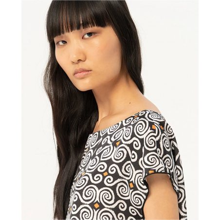 Camiseta Surkana satén manga corta estampada Negro